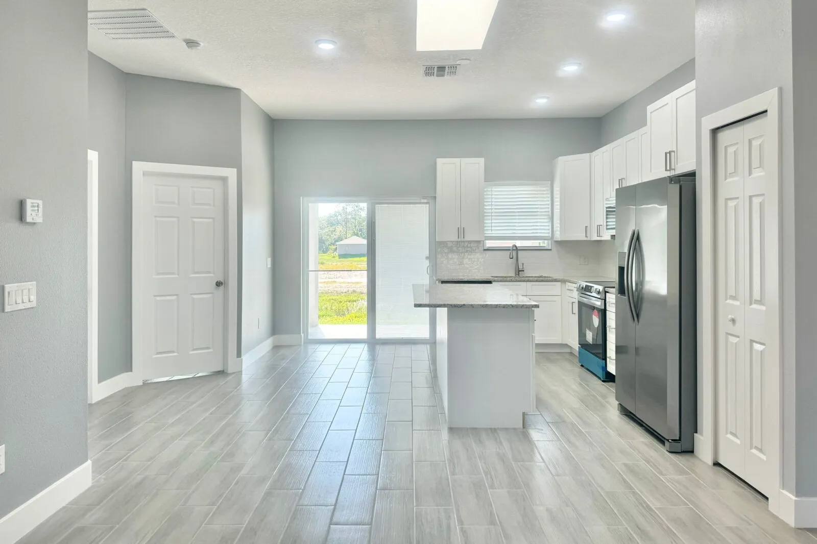 kitchen-living-home-florida-bm-construction-company